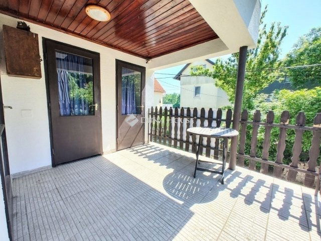 Eladó nyaraló, Szegeden 27.5 M Ft, 2 szobás