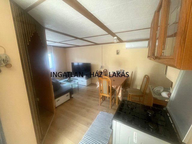 Eladó nyaraló, Csörögön 29.9 M Ft, 2 szobás