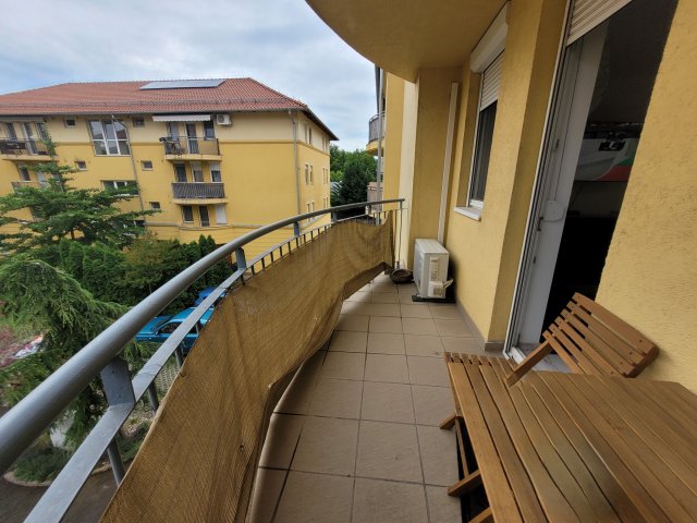Eladó téglalakás, Pécsett 58 M Ft, 2+1 szobás