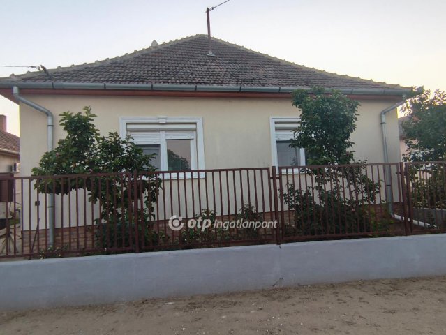 Eladó családi ház, Fábiánházán 31.2 M Ft, 4 szobás