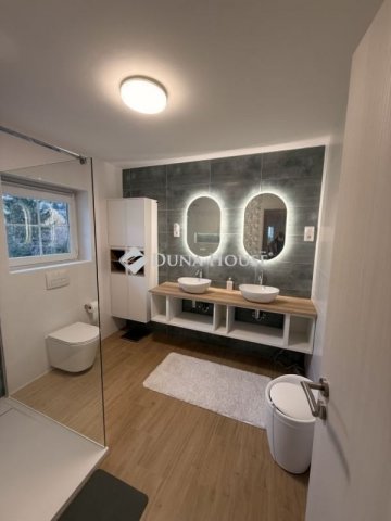 Kiadó téglalakás, albérlet, Pécsett 578 E Ft / hó, 4 szobás