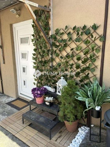 Eladó téglalakás, Pécsett 39.9 M Ft, 2 szobás