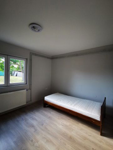 Kiadó családi ház, albérlet, Makón, Lendvai utcában, 4 szobás