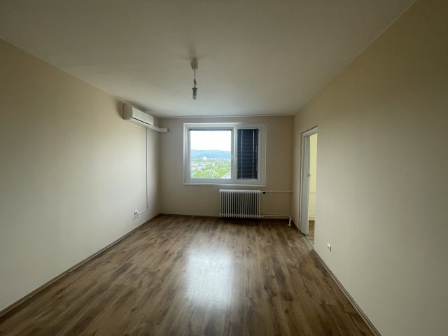 Kiadó panellakás, albérlet, Miskolcon, Vászonfehérítő utcában