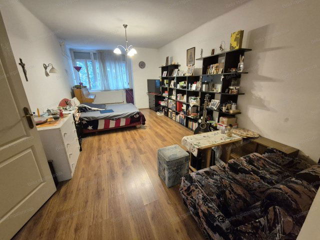 Eladó téglalakás, Kaposváron 32.9 M Ft, 2 szobás