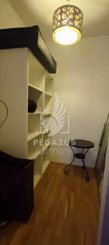 Eladó téglalakás, Budapesten, VII. kerületben, Kazinczy utcában