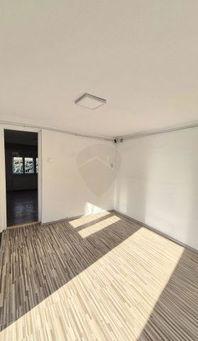 Eladó családi ház, Baján 9.9 M Ft, 2 szobás