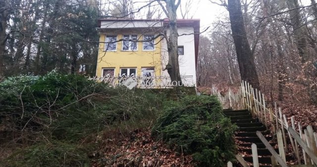 Eladó nyaraló, Velemen 42 M Ft, 2 szobás / költözzbe.hu