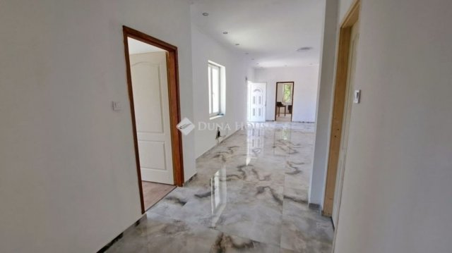 Eladó családi ház, Zsámbokon 52.5 M Ft, 3+1 szobás