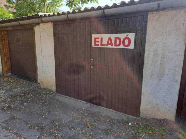 Eladó garázs, Pápán 6.9 M Ft / költözzbe.hu