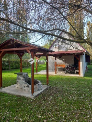 Eladó nyaraló, Dunafalván 21.9 M Ft, 2 szobás