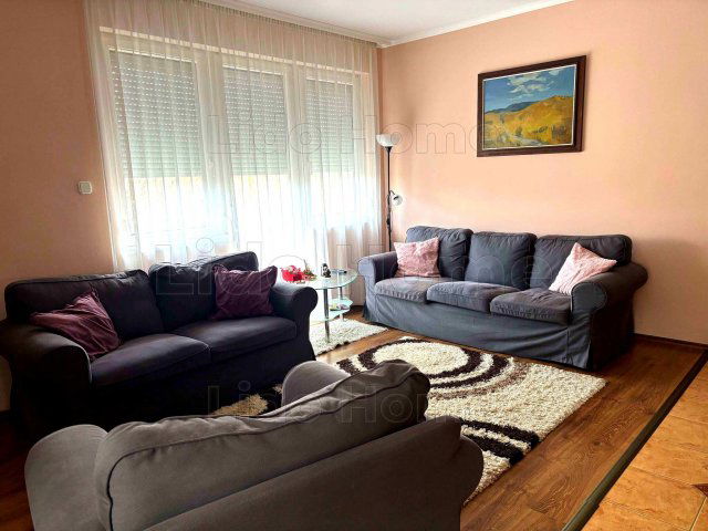 Eladó családi ház, Kónyon 96 M Ft, 5 szobás