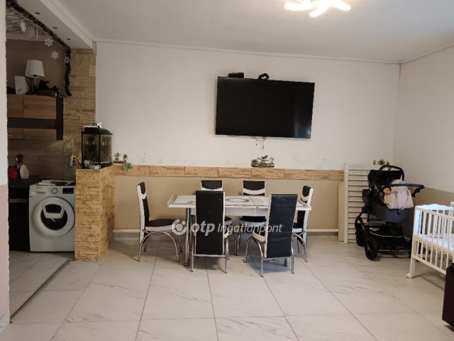 Eladó családi ház, Nagykállóban 16 M Ft, 2 szobás