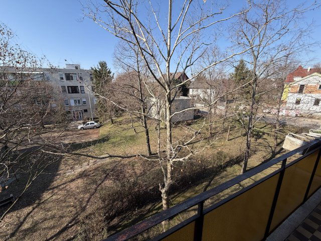 Eladó téglalakás, Budapesten, XXII. kerületben, Háros utcában