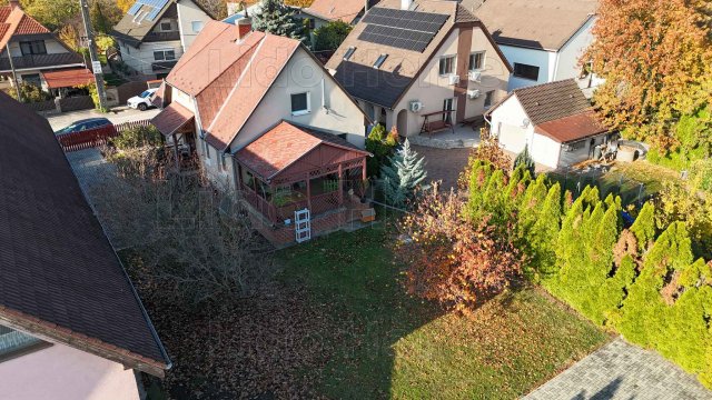 Eladó családi ház, Székesfehérvárott 135 M Ft, 5 szobás