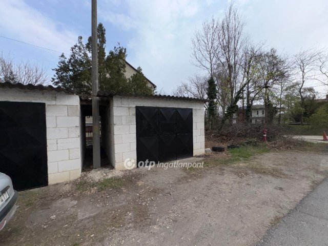 Eladó garázs, Szigetszentmiklóson 10.99 M Ft
