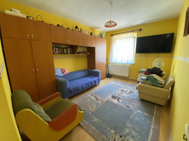 Eladó családi ház, Ercsiben 72 M Ft, 6+1 szobás