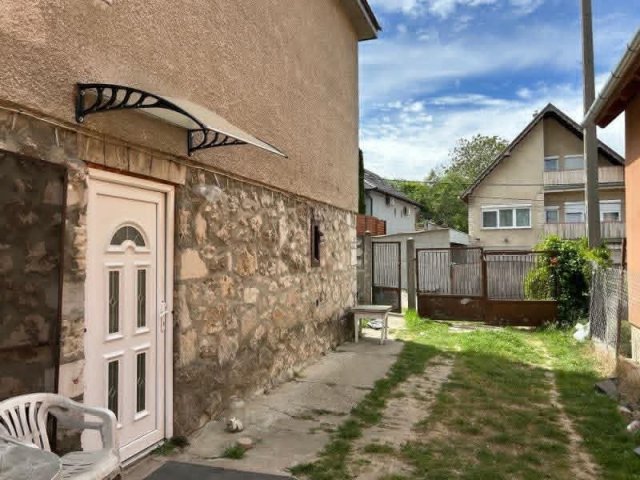 Eladó családi ház, Lábatlanon 58 M Ft, 3+1 szobás