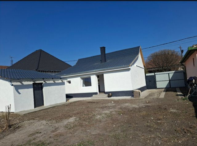 Eladó családi ház, Szolnokon 36.8 M Ft, 2 szobás