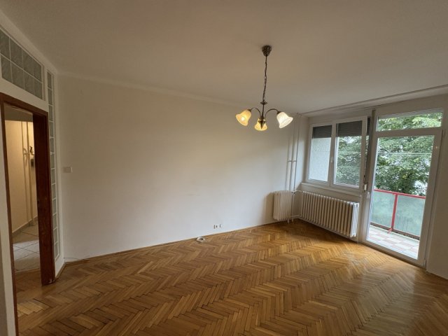 Eladó téglalakás, Kaposváron 32.8 M Ft, 2 szobás