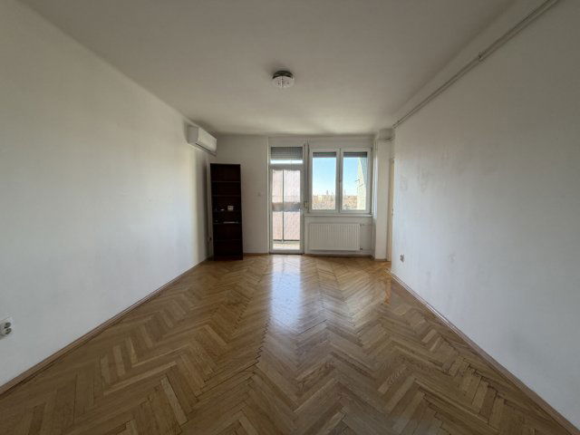 Eladó téglalakás, XXI. kerületben, Szent László utcában