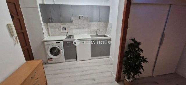 Eladó téglalakás, Budapesten, XIII. kerületben 45 M Ft, 1 szobás