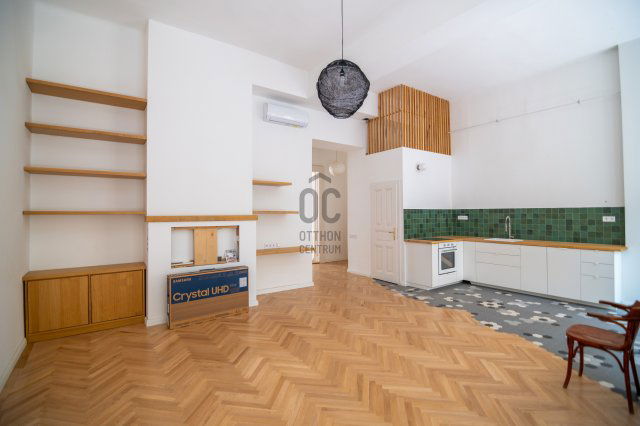 Eladó téglalakás, Budapesten, VI. kerületben, Zichy Jenő utcában