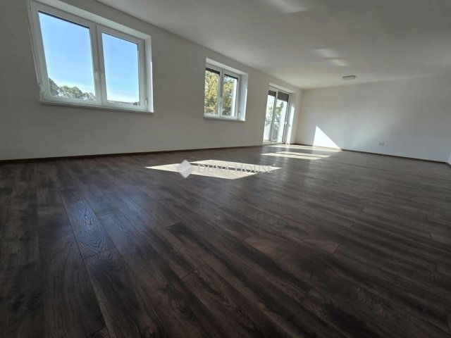 Eladó téglalakás, Szegeden 114.9 M Ft, 3 szobás