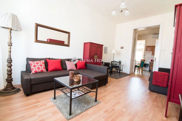 Eladó téglalakás, Budapesten, II. kerületben, Fő utcában