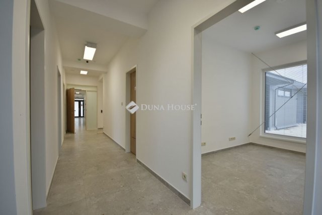 Kiadó ipari ingatlan, Alsónémediben 1700 E Ft / hó