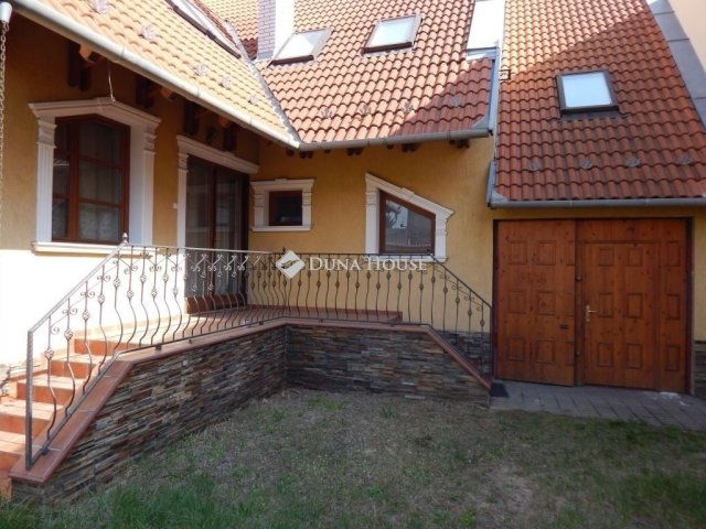 Eladó családi ház, Kecskeméten 125 M Ft, 6 szobás