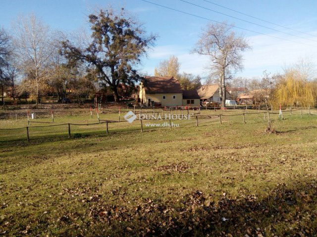 Eladó családi ház, Tatabányán 140 M Ft, 5 szobás