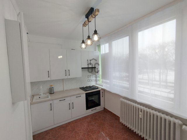 Eladó panellakás, Nyíregyházán 55.9 M Ft, 3 szobás