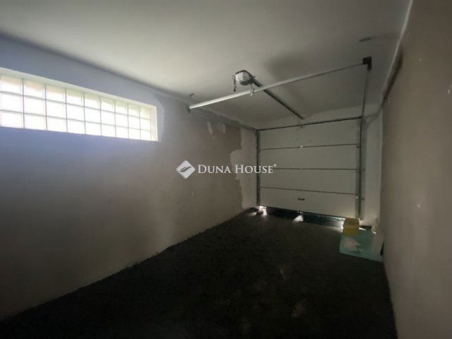 Eladó családi ház, Dabason 89.9 M Ft, 4 szobás