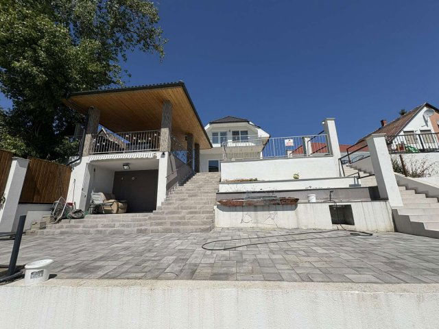 Eladó családi ház, Délegyházán 129.9 M Ft, 5 szobás