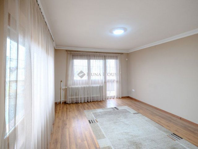 Eladó családi ház, Újfehértón, Béke téren 106 M Ft, 4 szobás