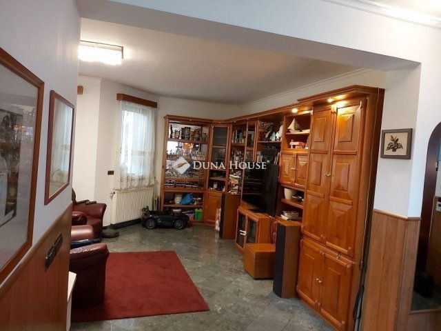 Eladó téglalakás, Budapesten, XIV. kerületben 250 M Ft, 5 szobás
