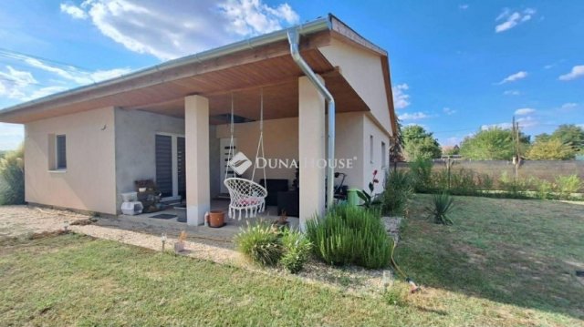 Eladó családi ház, Albertirsán 69.9 M Ft, 3 szobás