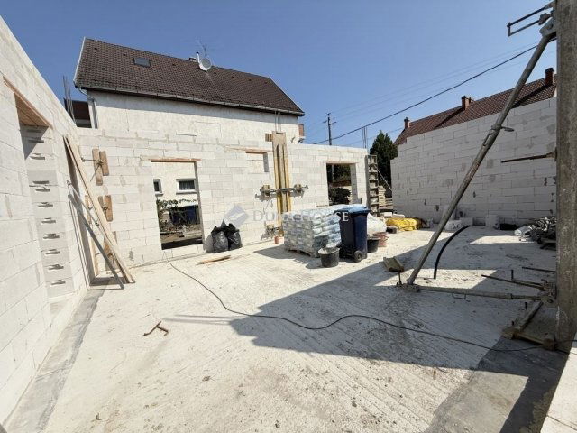 Eladó ikerház, Budapesten, XVII. kerületben 130 M Ft, 6 szobás