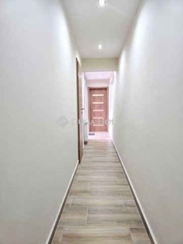 Eladó családi ház, Hosszúhetényen 94.9 M Ft, 4 szobás