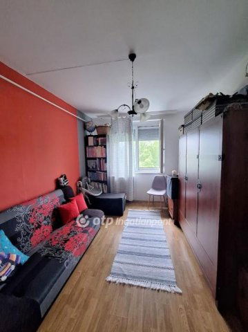Eladó panellakás, Ajkán 33 M Ft, 2 szobás / költözzbe.hu