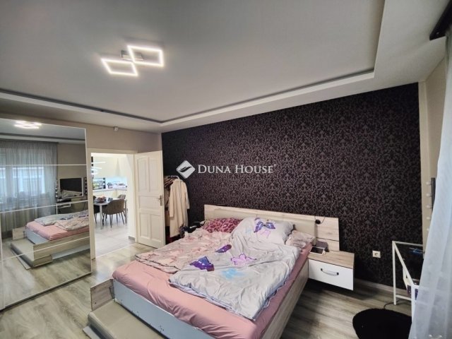 Eladó családi ház, Budapesten, IV. kerületben 150 M Ft, 6 szobás