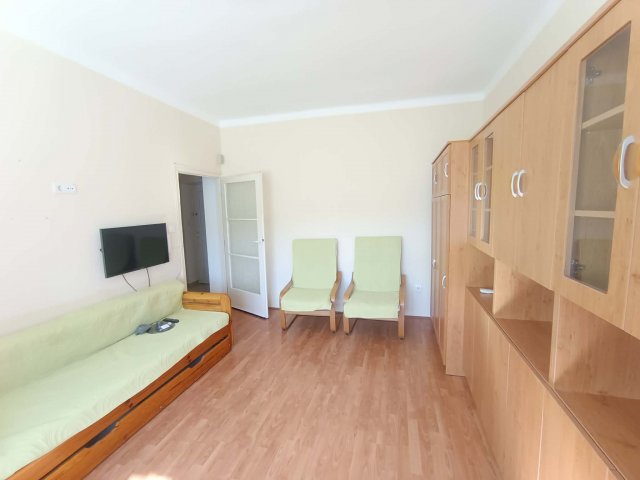 Eladó téglalakás, Komlón, Kossuth Lajos utcában 22.9 M Ft