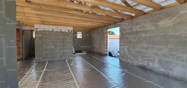 Eladó ikerház, Kakucson 89.9 M Ft, 4 szobás