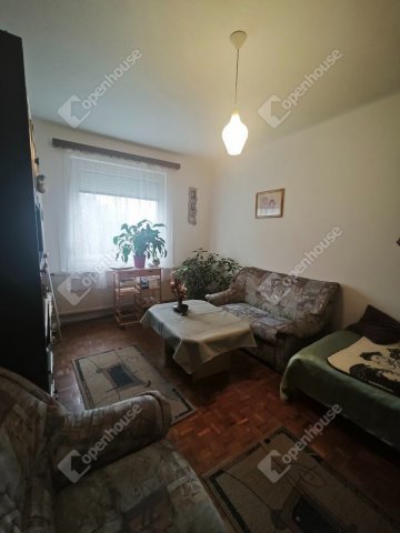 Eladó családi ház, Győrött 98.8 M Ft, 7 szobás