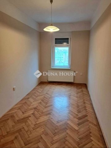 Kiadó téglalakás, albérlet, Pécsett 310 E Ft / hó, 5 szobás
