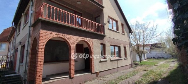 Eladó családi ház, Jászberényben 85 M Ft, 3+2 szobás