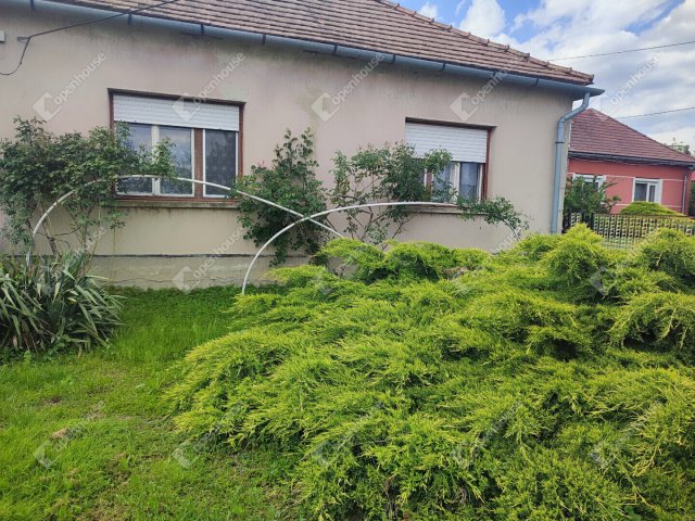 Eladó családi ház, Lovásziban 16.5 M Ft, 4 szobás