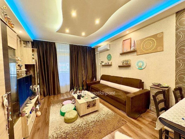 Eladó panellakás, Egerben 56 M Ft, 3 szobás