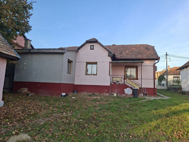 Eladó családi ház, Karancsságon 10 M Ft, 2 szobás